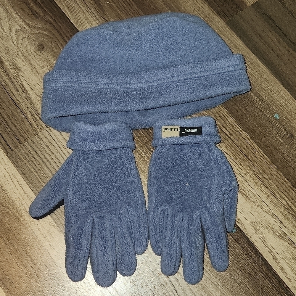 L.l. Bean Beanie And Gloves Set Color Purple